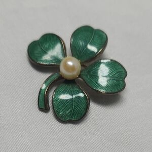 Vintage Good Luck Shamrock 4 Leaf Clover Enamel Gold Pearl Booch Pin